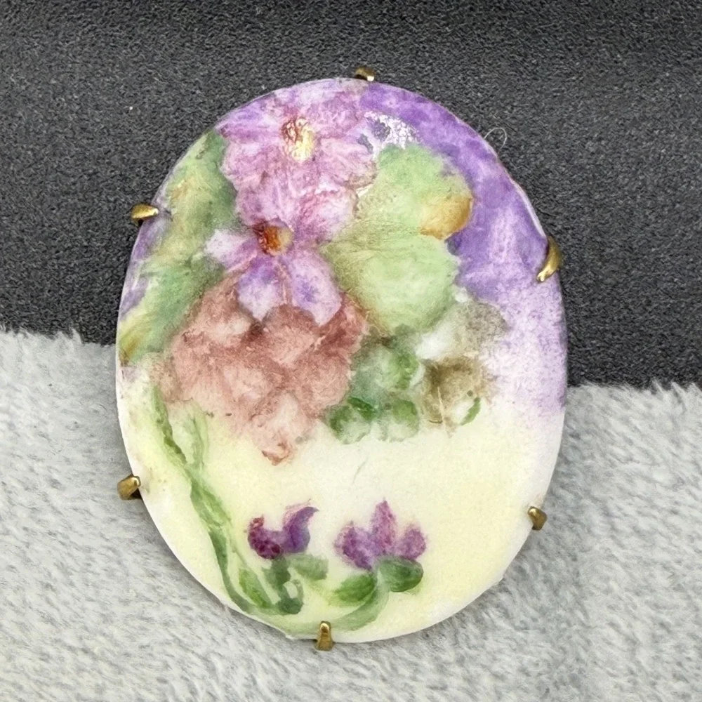 Vintage Victorian Brooch‎ Porcelain Flower Hand Painted